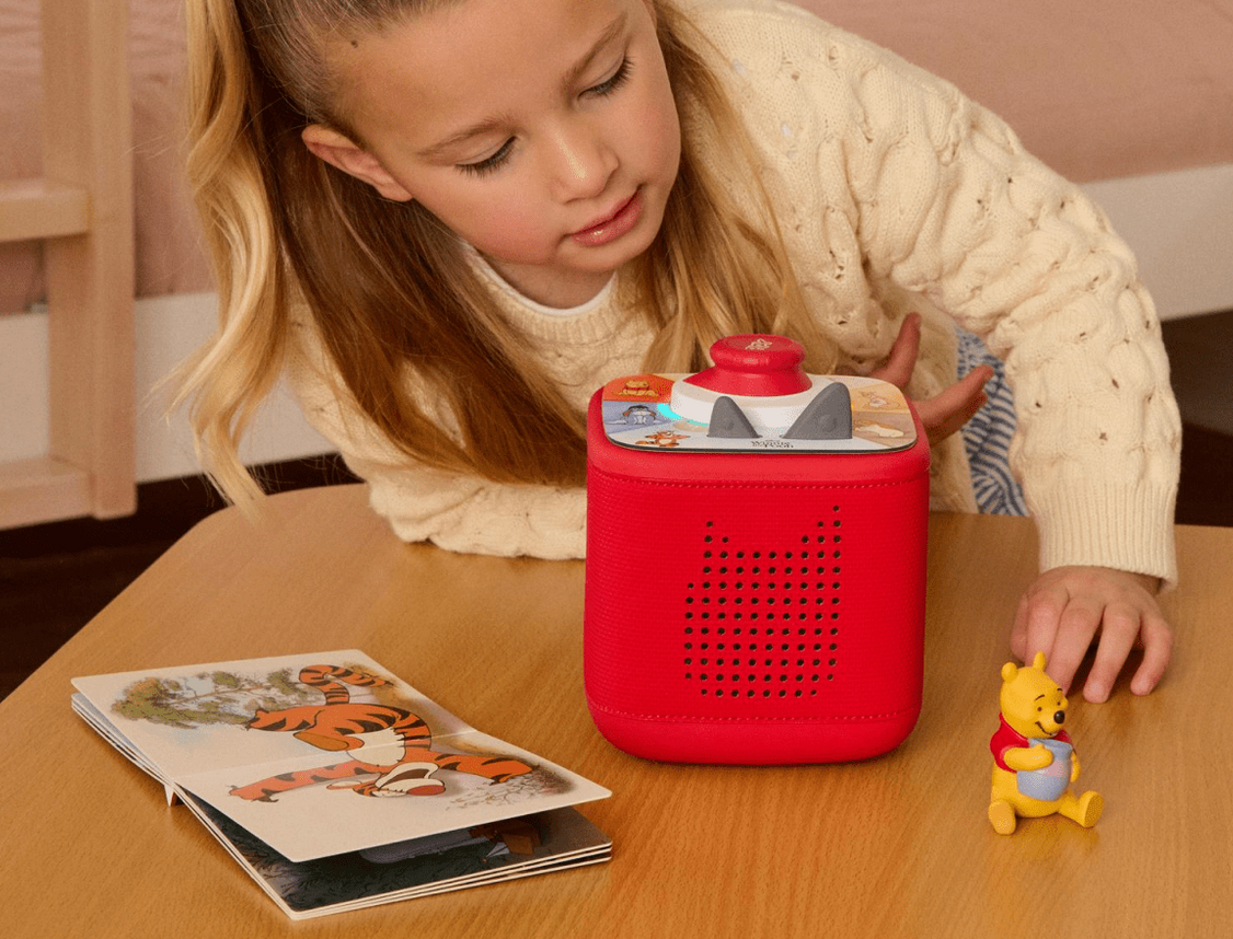 Tonies 2 Playset- Winnie the Pooh (Sunset Red)