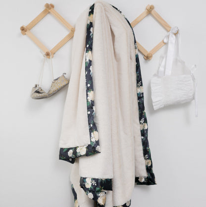 Saranoni : Satin Border Receiving Blanket - Elegant Mommy